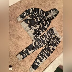 Sportelle Black and Gray Camo Jogger Set